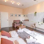 Christiano Apartments Hauptbahnhof | Contactless Check-In